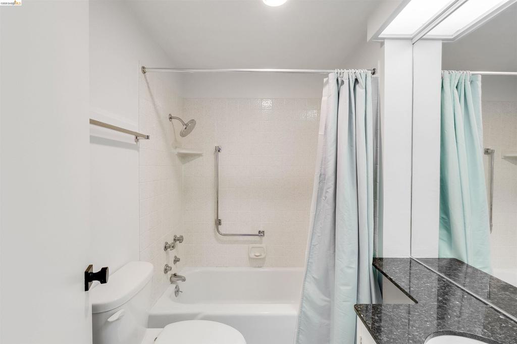 2550 Dana St 5f Property Photo 17
