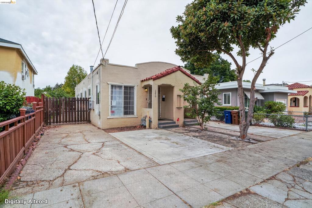 1366 Redwood St Property Photo 1