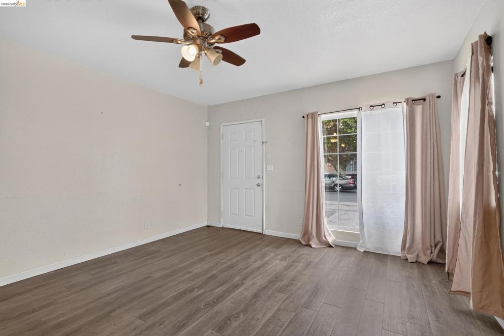 1366 Redwood St Property Photo 14