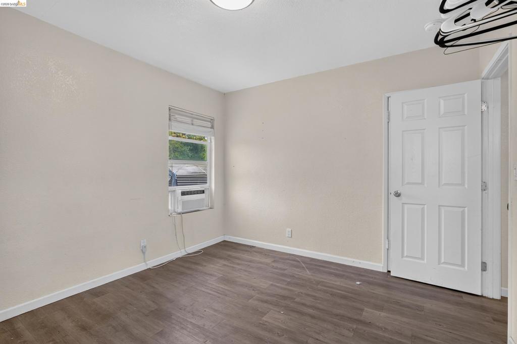 1366 Redwood St Property Photo 20
