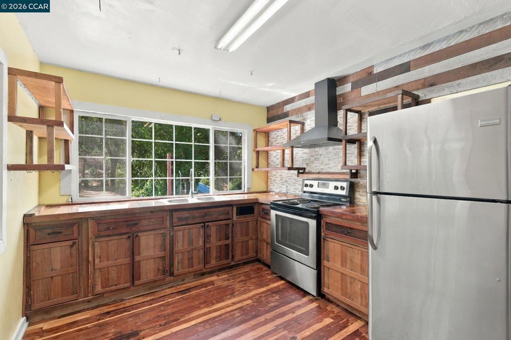 41152015 Property Photo 30