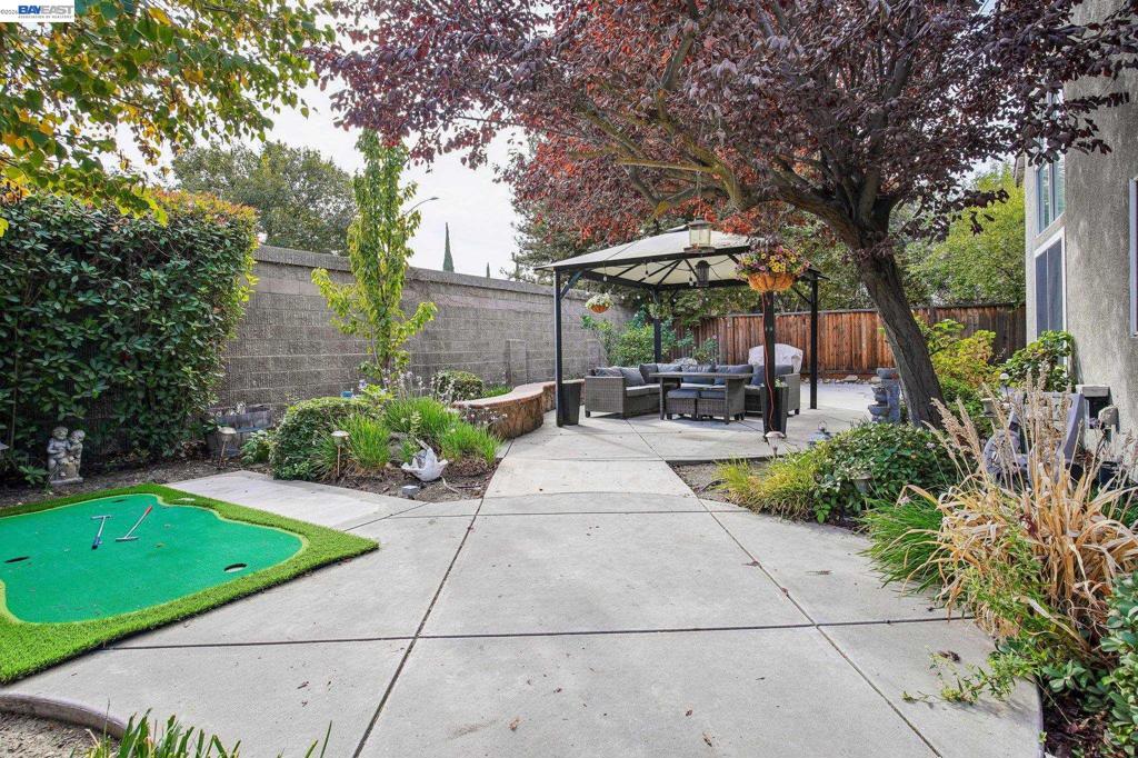 752 Longfellow St Property Photo 30