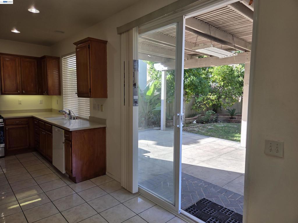 132 Citrine Ct Property Photo 4