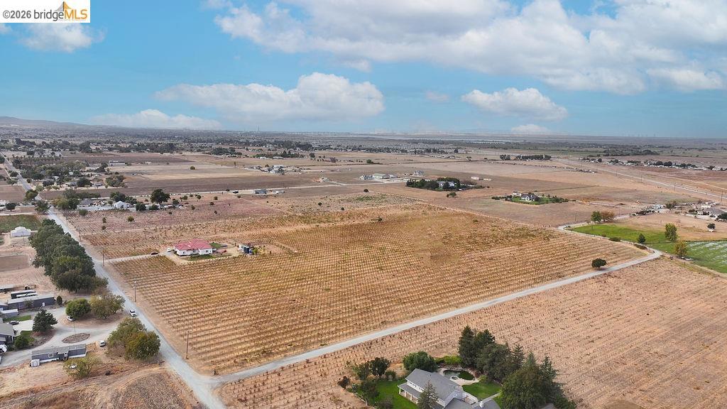 2600 Tule Ln Property Photo 3