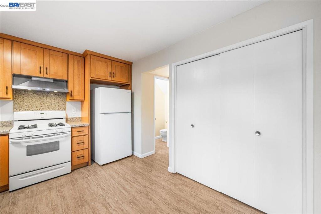 380 Serramonte Ter Property Photo 10