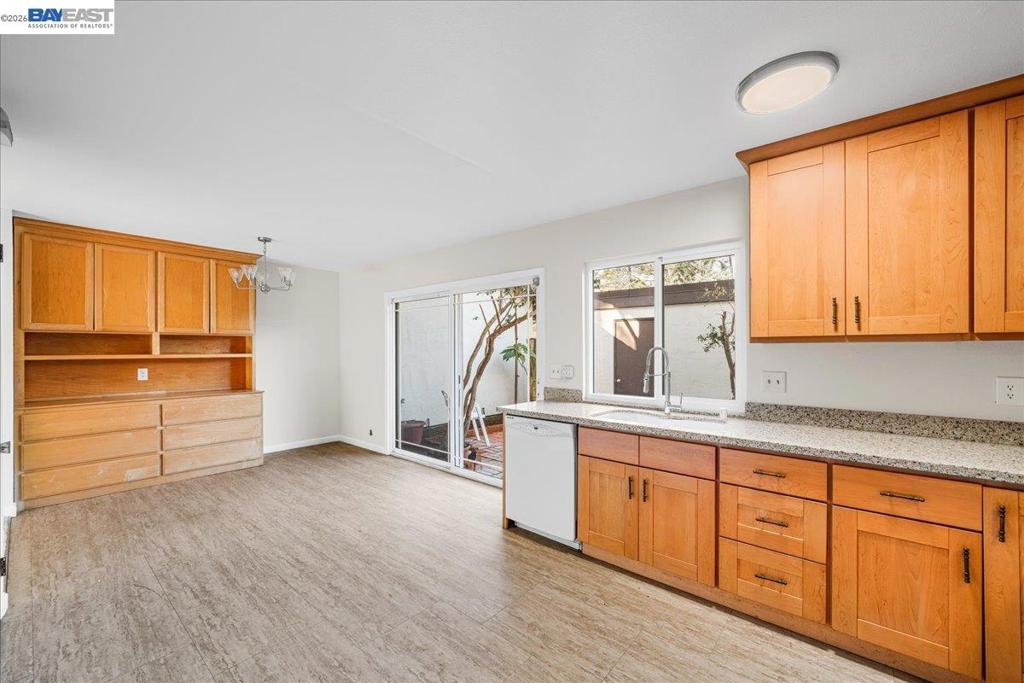 380 Serramonte Ter Property Photo 14