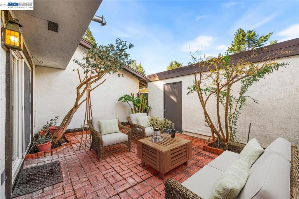 380 Serramonte Ter Property Photo 35