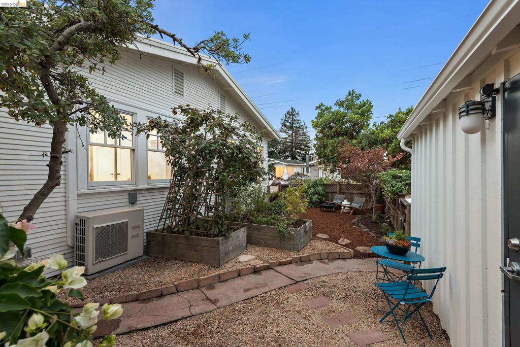 1616 Wellington St Property Photo 32