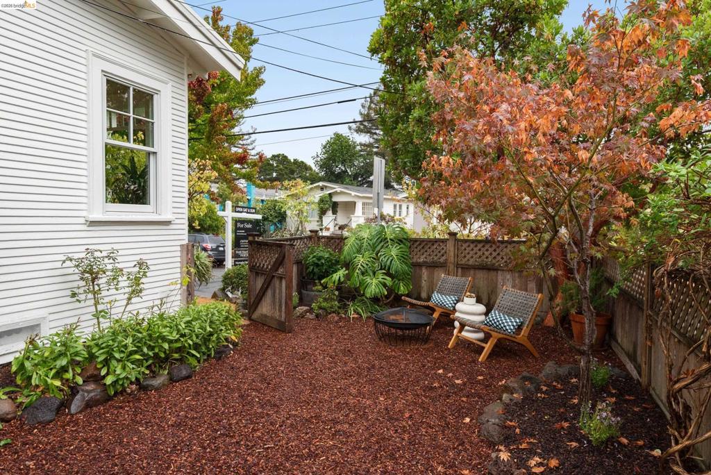 1616 Wellington St Property Photo 35
