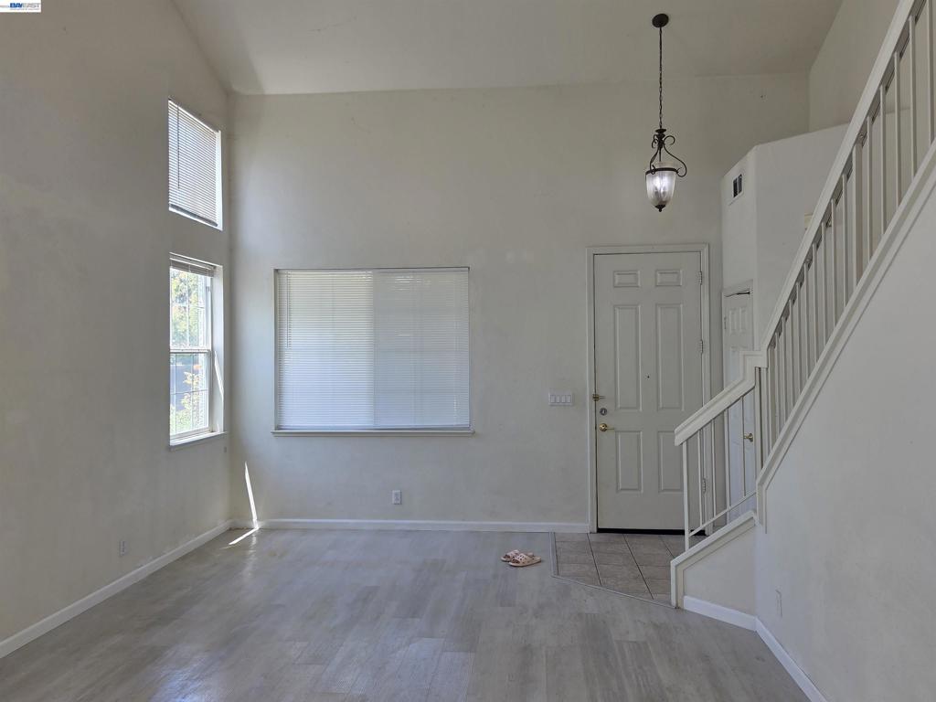 378 Alvarado St Property Photo 9