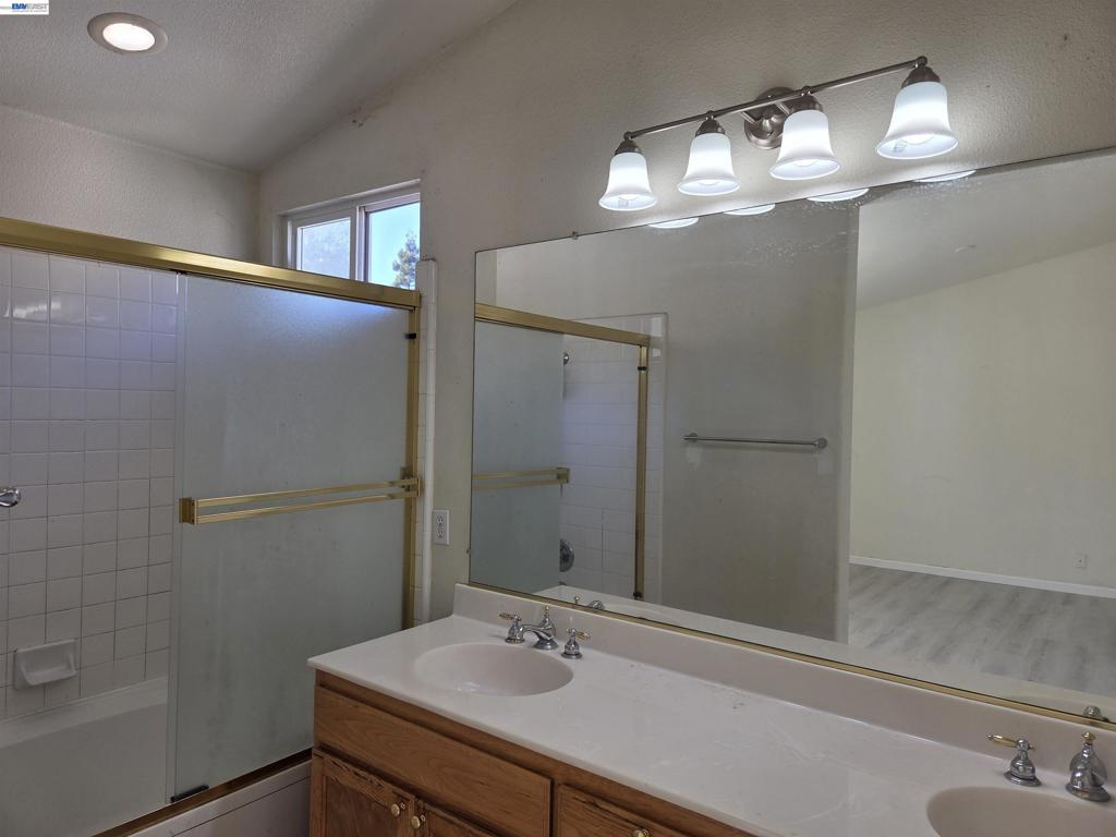 378 Alvarado St Property Photo 15