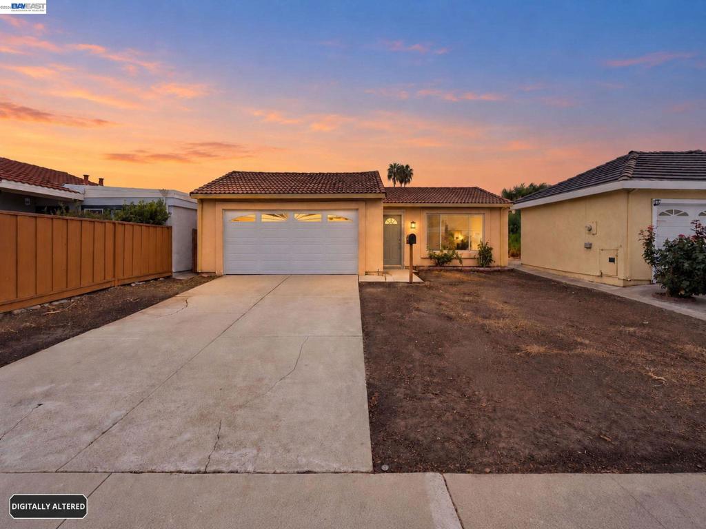 2364 Goldcrest Cir Property Photo 1