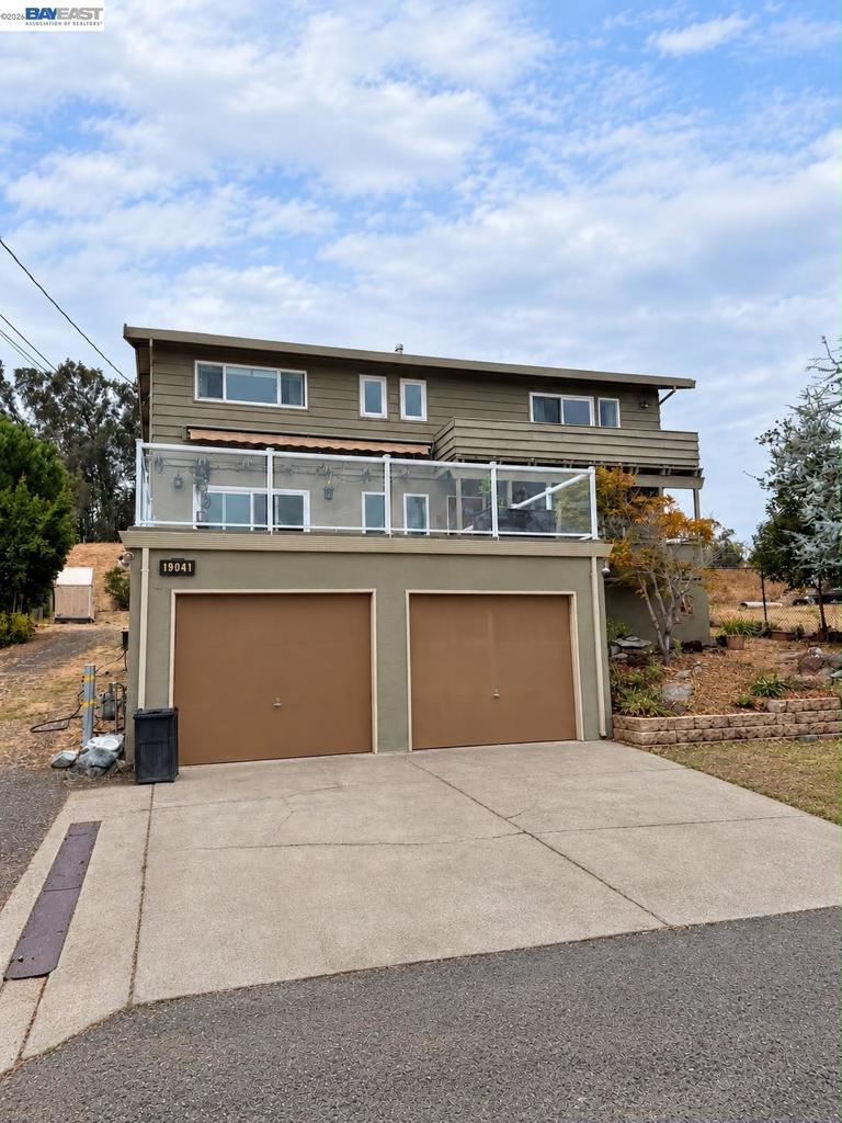 19041 Carlton Ave Property Photo 1