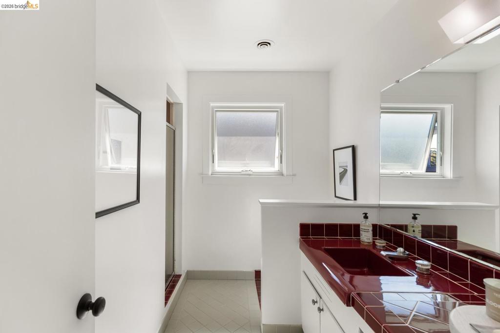 1519 Oxford St L Property Photo 27