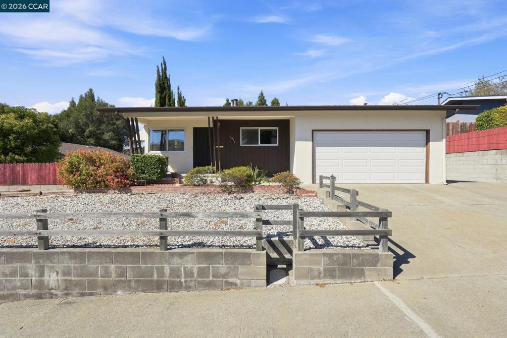 2552 Henry Ave