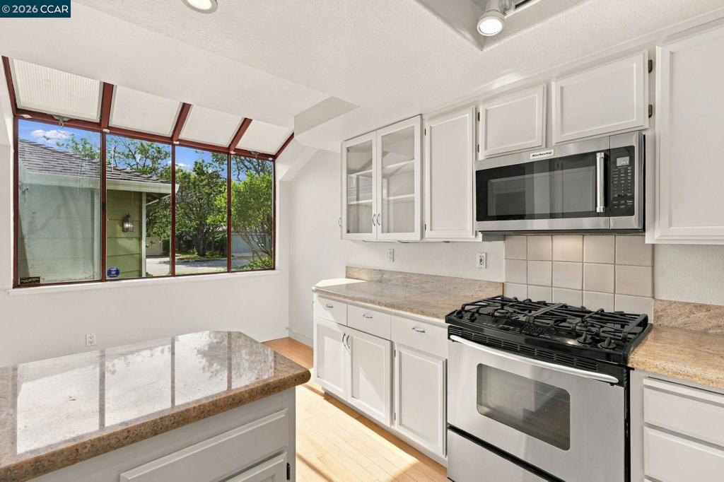 14 Hyannis Cove Property Photo 14