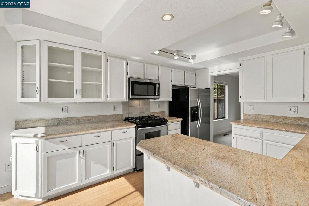 14 Hyannis Cove Property Photo 15