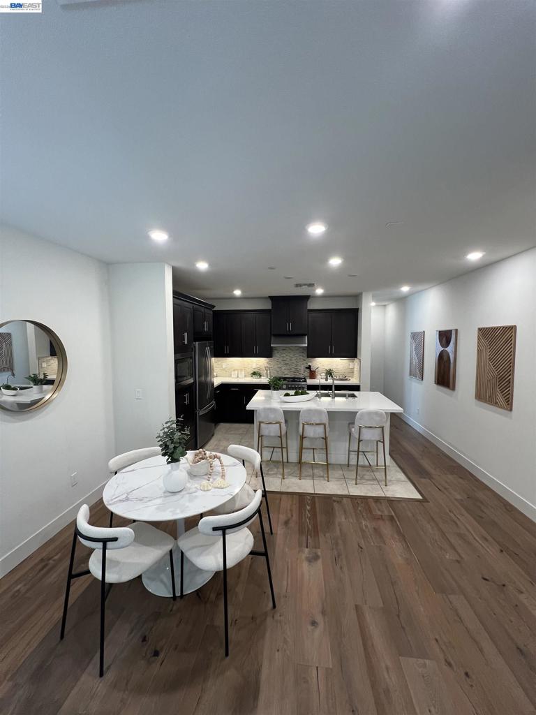 1233 Merry Loop Property Photo 8