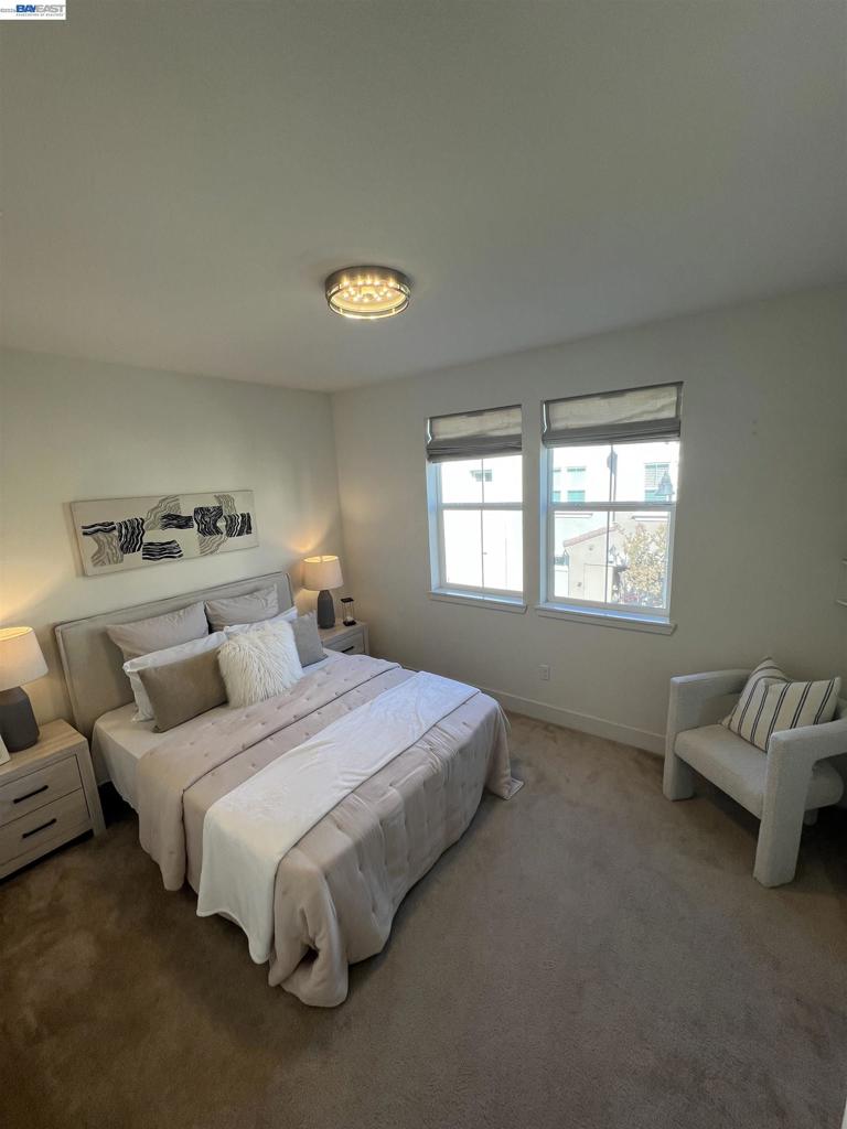 1233 Merry Loop Property Photo 9