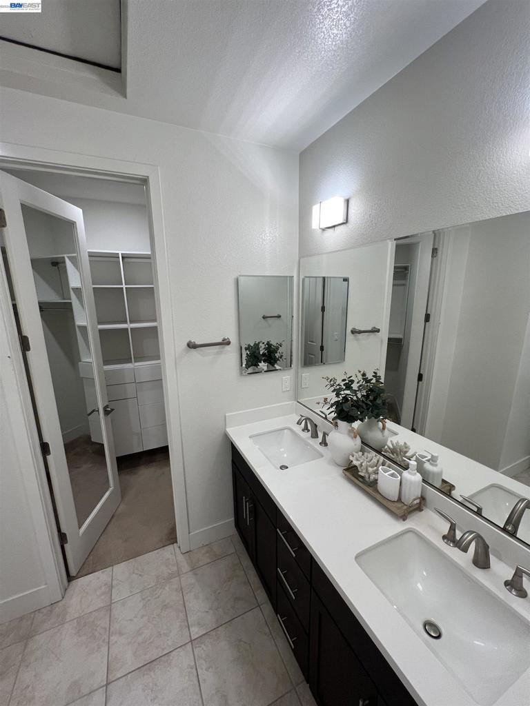 1233 Merry Loop Property Photo 15