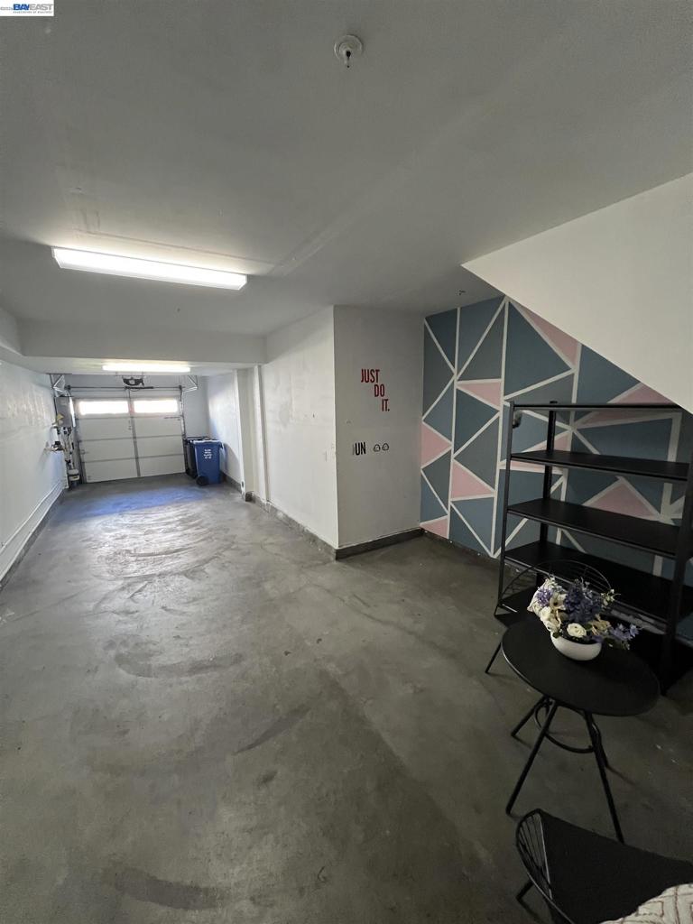 1233 Merry Loop Property Photo 17