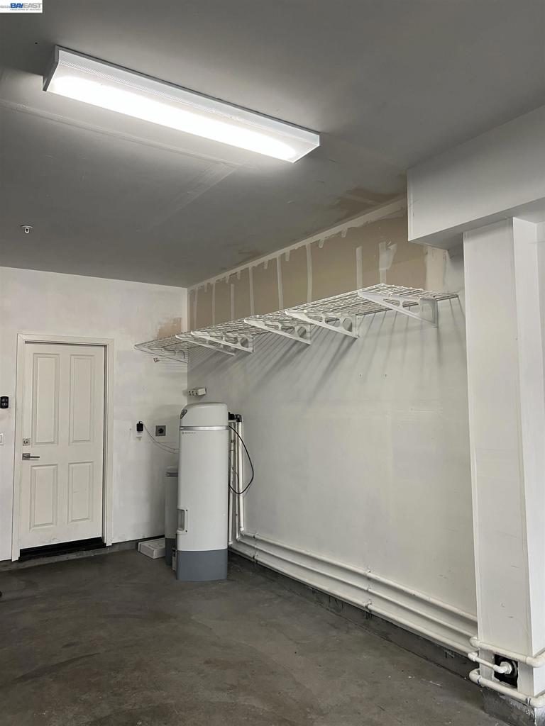 1233 Merry Loop Property Photo 18