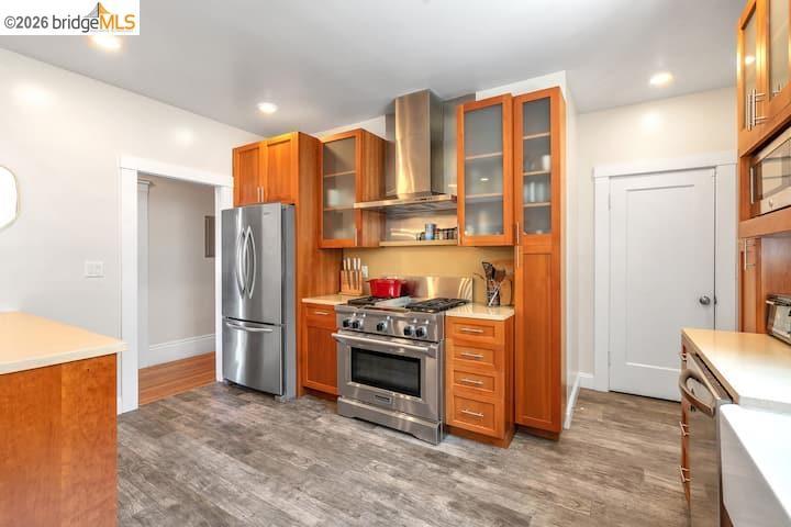 2038 Lakeshore Ave Property Photo 8