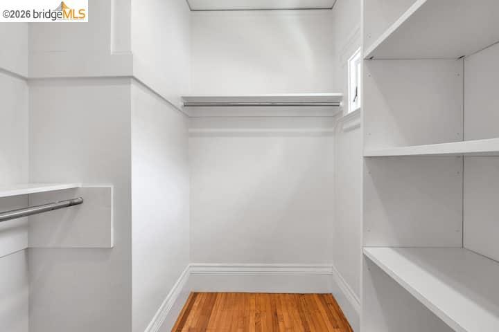 2038 Lakeshore Ave Property Photo 16
