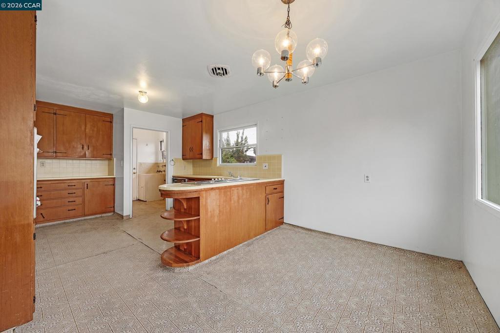 5642 Clinton Ave Property Photo 10