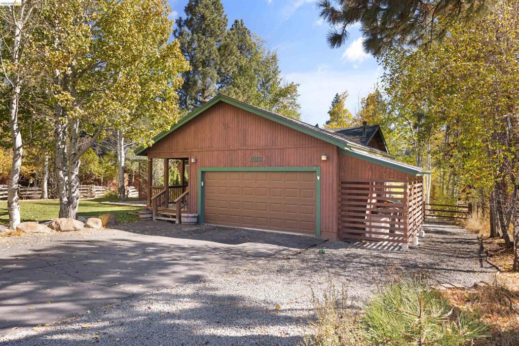10883 Whitehorse Rd Property Photo 1