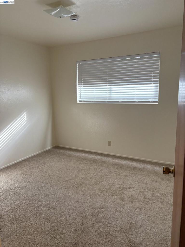 37271 Cedar Blvd Property Photo 16