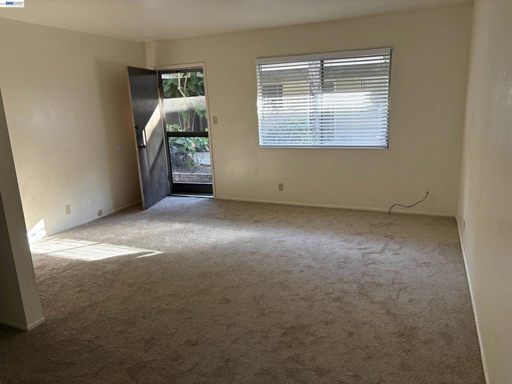 37271 Cedar Blvd Property Photo 17