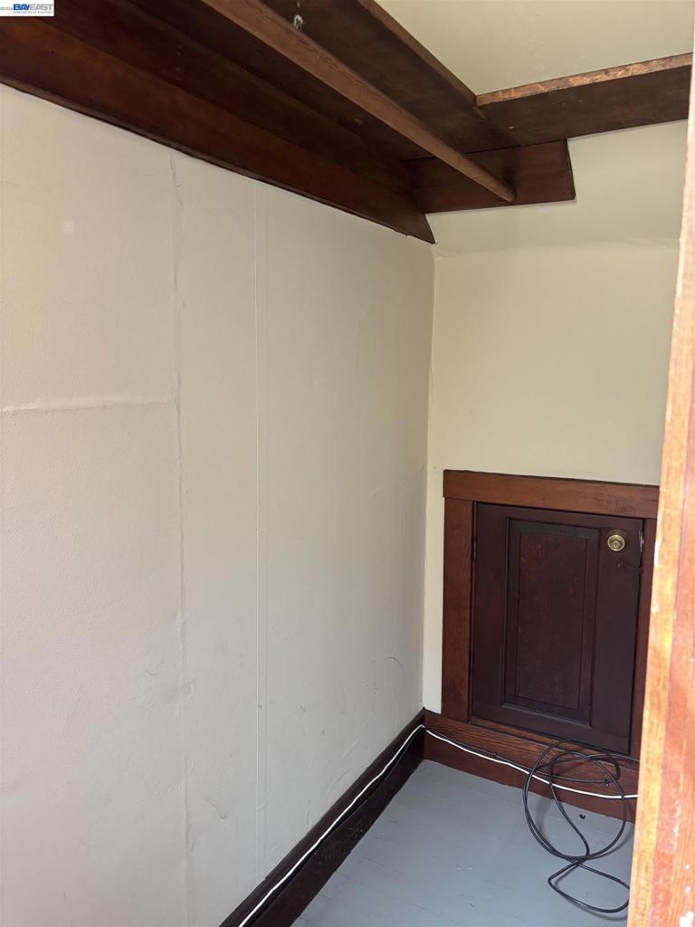 387 Staples Ave Property Photo 25
