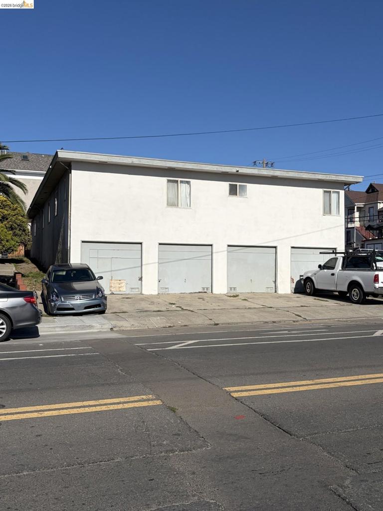 1609 21st Ave Property Photo 1