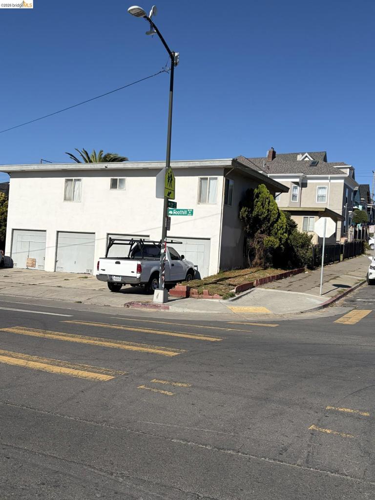 1609 21st Ave Property Photo 2