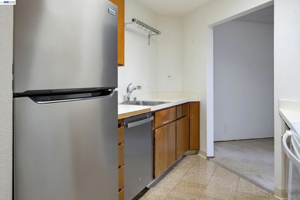 39400 Albany Common Apt C Property Photo 9