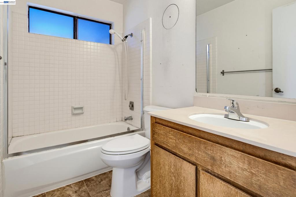 39400 Albany Common Apt C Property Photo 28