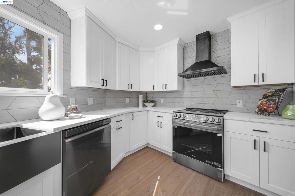 1069 Central Blvd Property Photo 12