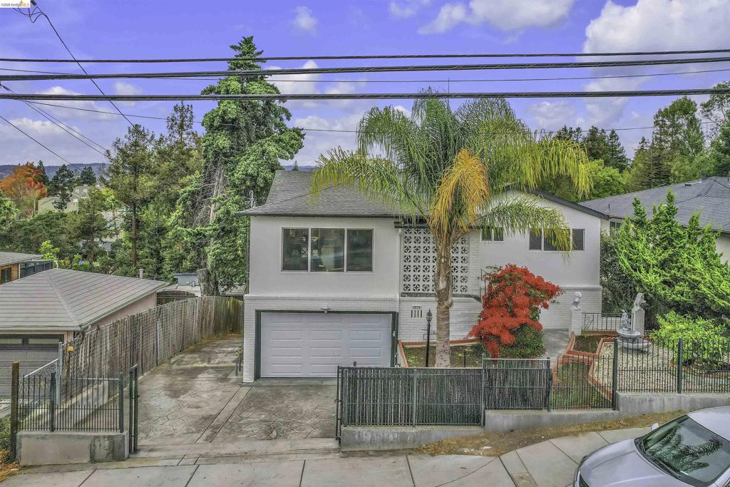 1836 East Ave Property Photo 1