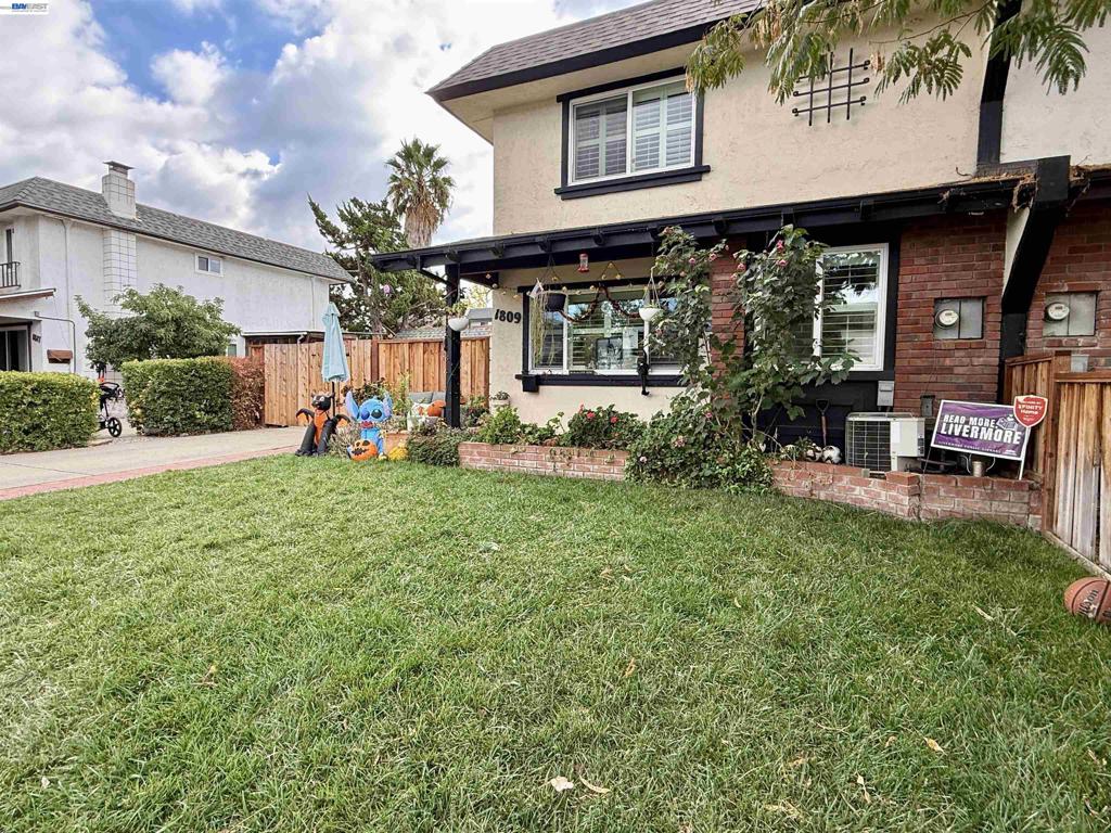 1809 De Vaca Way Property Photo 1