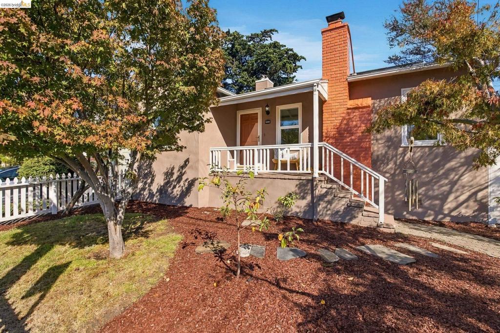 1555 Acton St Property Photo 1