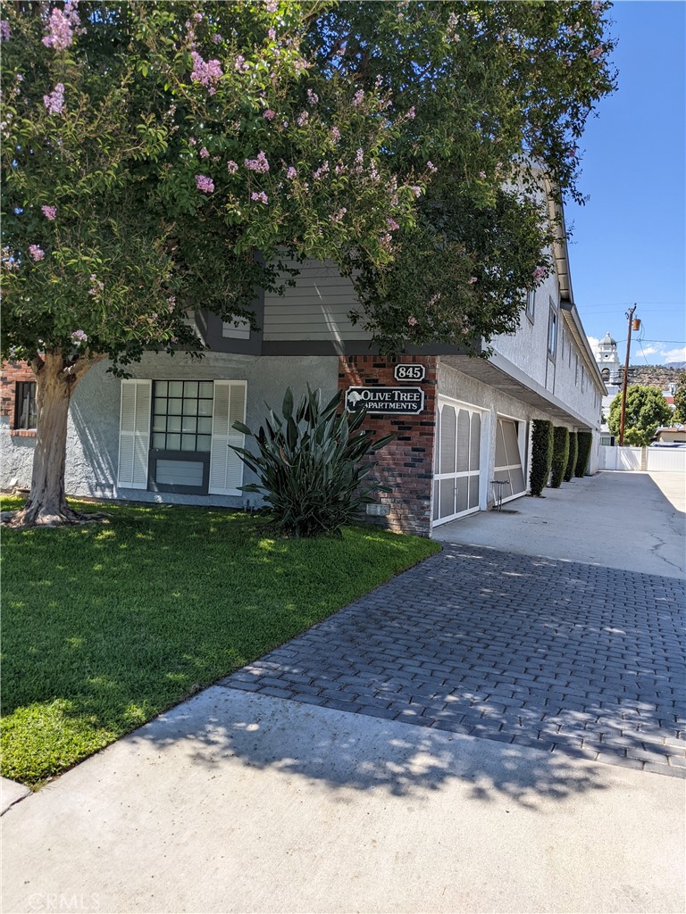 845 W Olive Avenue D Property Photo 2