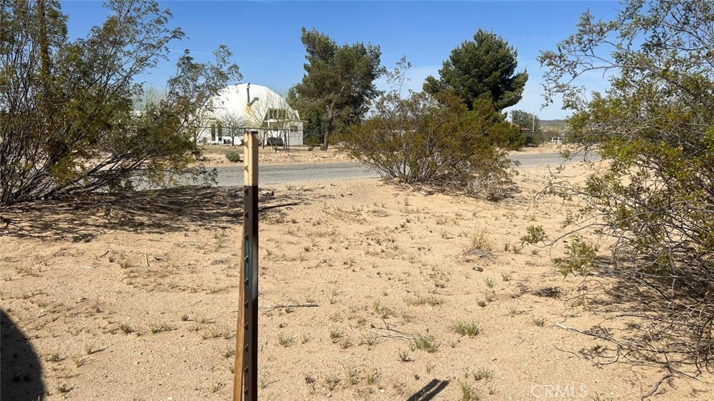 65145 E Broadway & 4th St Property Photo 2