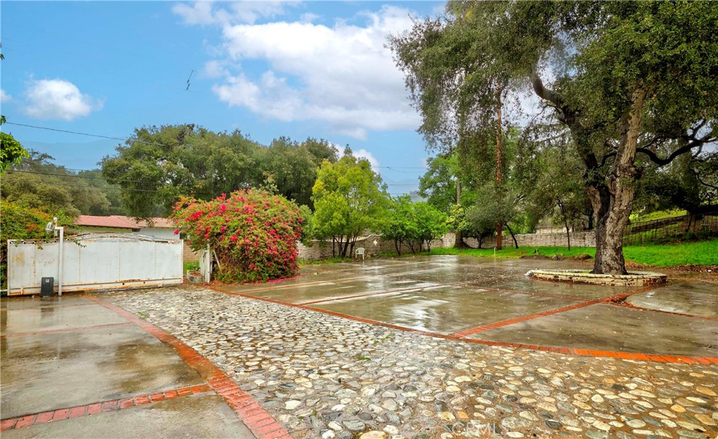 18 Woodlyn Lane Property Photo 7