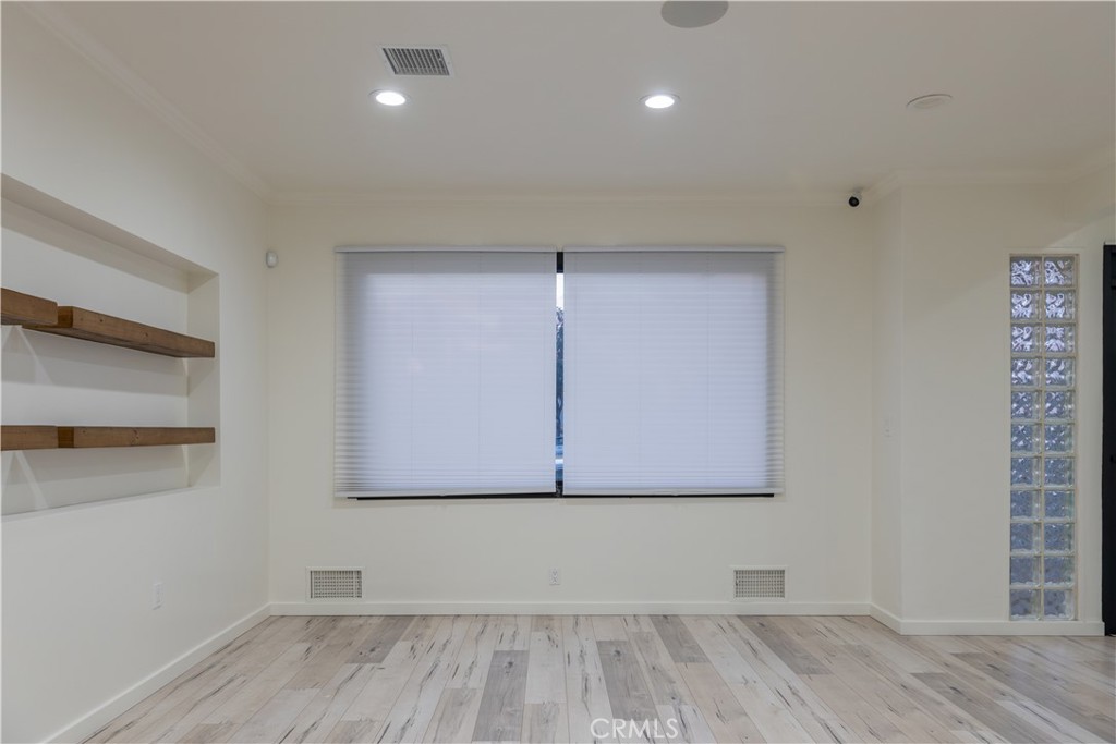 128 S Rosemead Boulevard A Property Photo 16