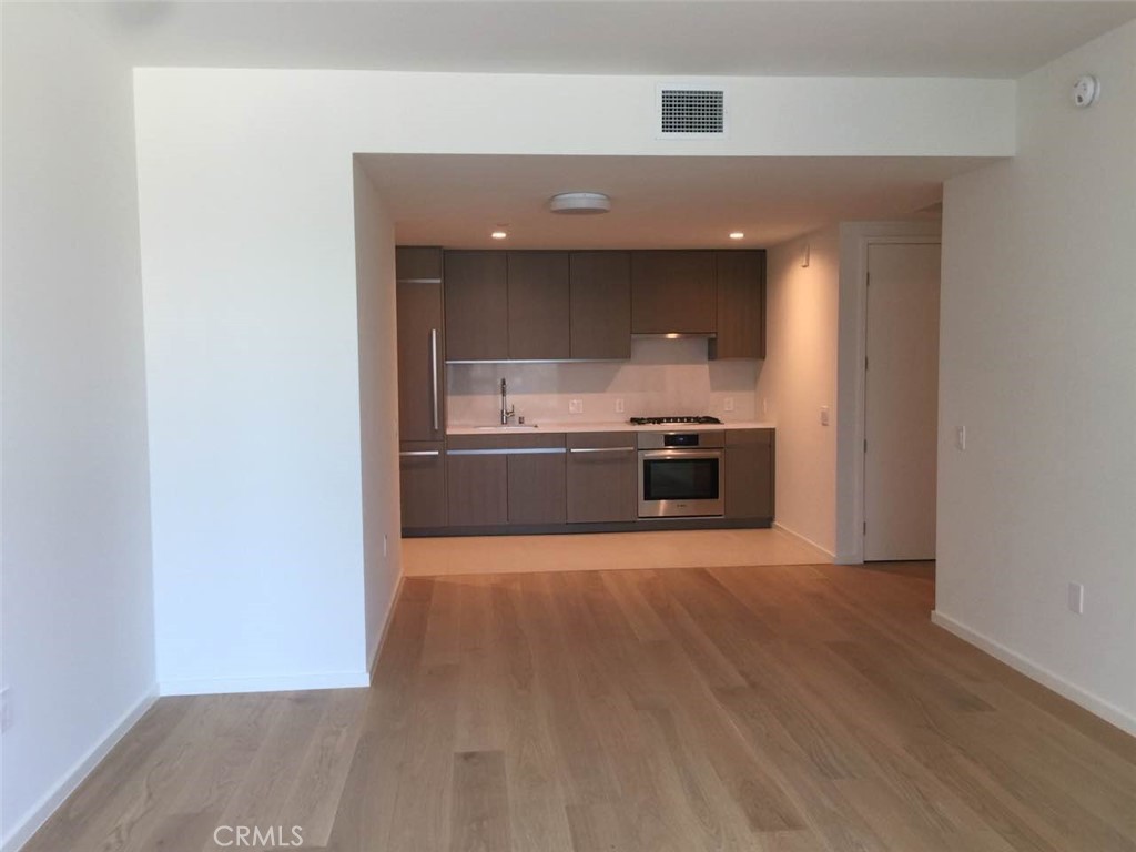 889 Francisco Street 1611 Property Photo 1