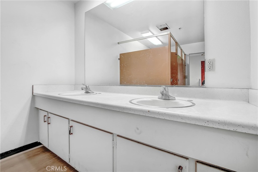 529 W Main Street Property Photo 5