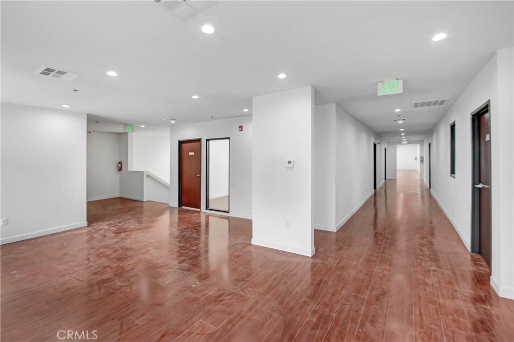 529 W Main Street Property Photo 7