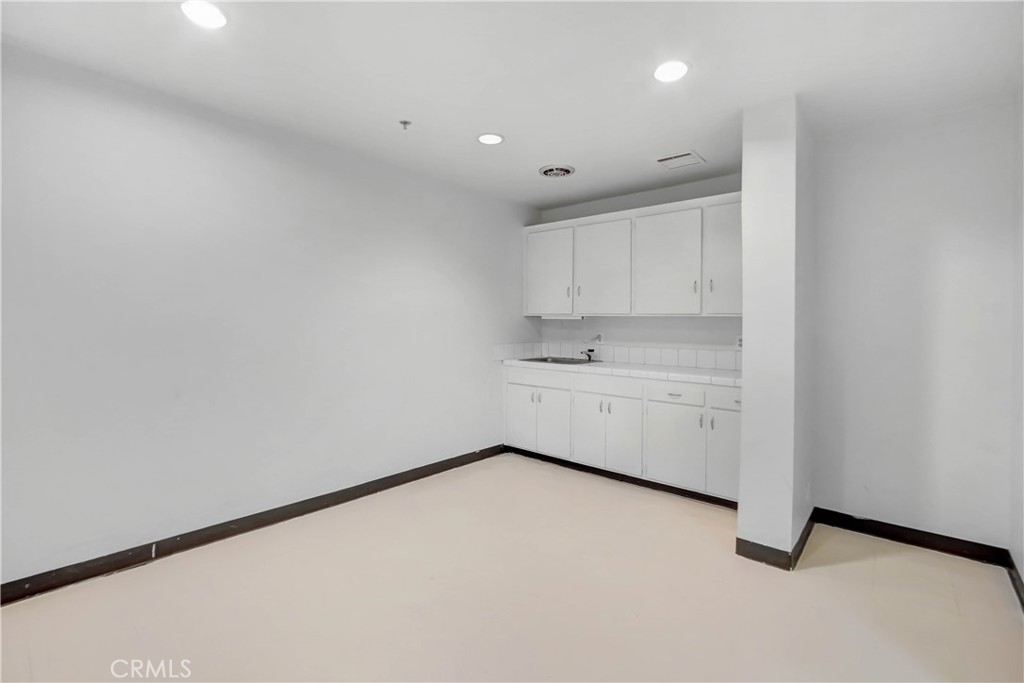 529 W Main Street Property Photo 12