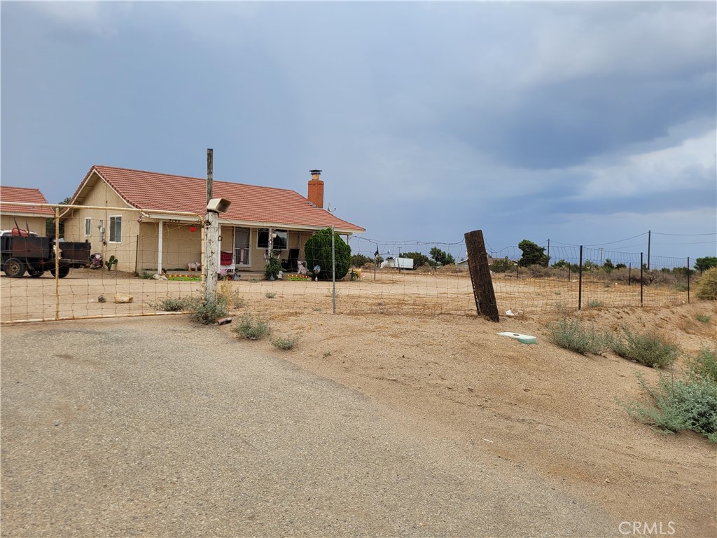 9760 Phelan Road Property Photo 2